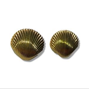 Golden seashell clip on earrings